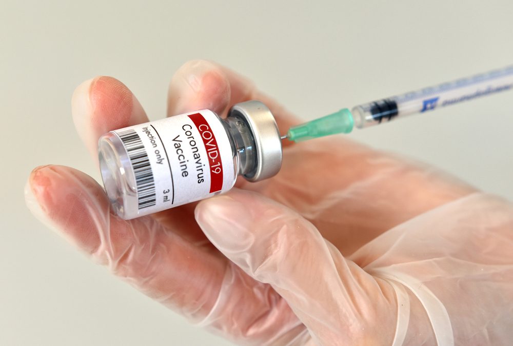 ¿Por qué se pausó la distribución de la vacuna Johnson & Johnson?